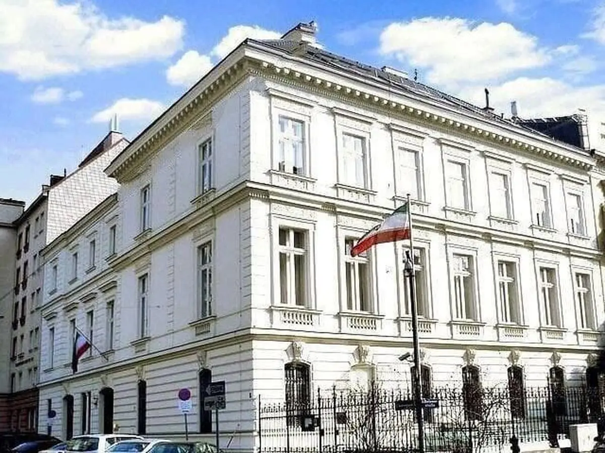 سفارت ایران در وین: عملیات امشب اخطاری به ناقضان آتش‌بس بود/ در صورت تکرار تجاوزات، پاسخ‌ها گسترده‌تر خواهد بود
