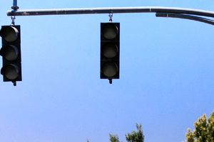 دلیل خاموشی چراغ های راهنمایی خیابان های تهران/ ویدئو