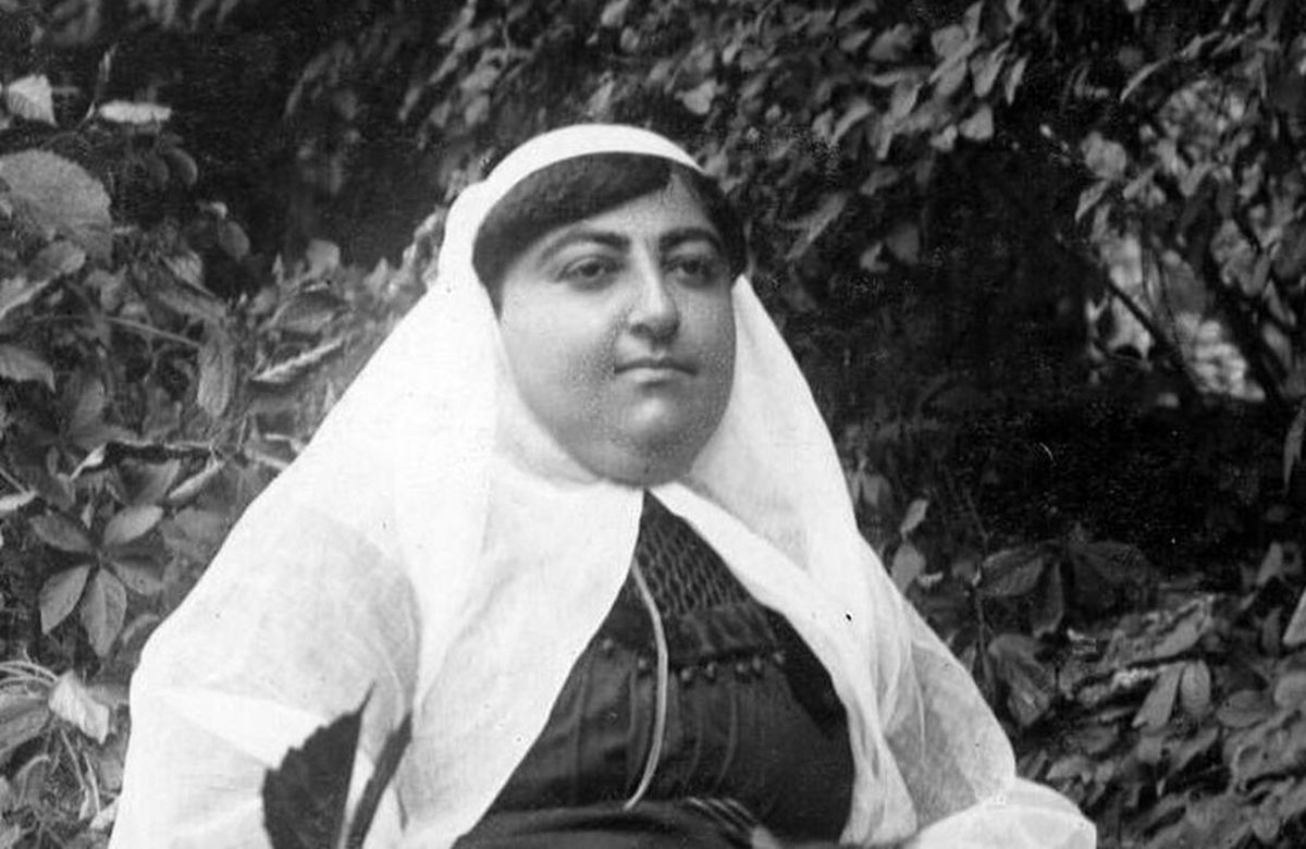 سفر به عصر قاجار؛ از «بساط آبگوشت ناصرالدین شاه» تا «گربۀ مادر احمدشاه»