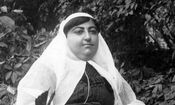 سفر به عصر قاجار؛ از «بساط آبگوشت ناصرالدین شاه» تا «گربۀ مادر احمدشاه»