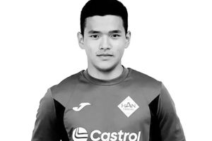 مرگ بازیکن ۱۹ ساله در زمین فوتبال