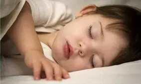 ۱۰ نکته برای خواباندن کودکان

