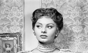 سفر در زمان؛ «سوفیا لورن در 87 سالگی و در حاشیه افتتاح رستورانش»؛ سال 99/ عکس

