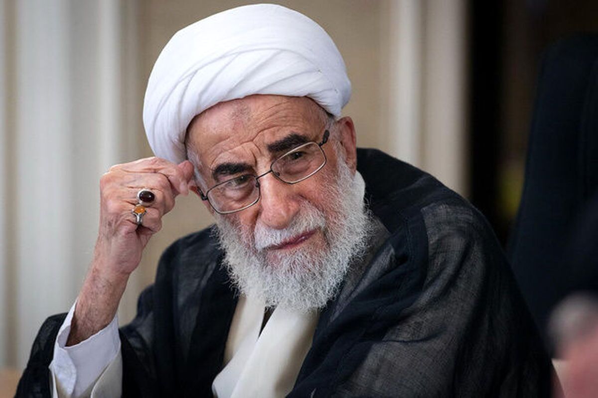 ۹ دهه زندگی آیتالله جنتی؛ از شوخی با او تا ۴۰ روز روزه شکر برای اعدام پسرش