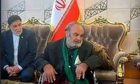 تصاویر پیرمرد ایرانی که قهرمان عراقی‌ها شد!/ ویدئو

