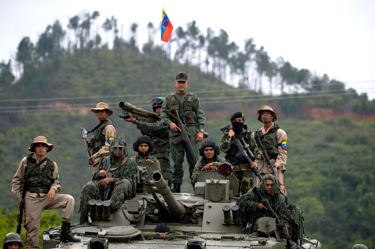 احتمال جنگ منطقه ای در آمریکای لاتین/ ونزوئلا و گویان، آماده نبرد/ قدرت نظامی کاراکاس بیشتر است یا جرج تاون؟/ جدول