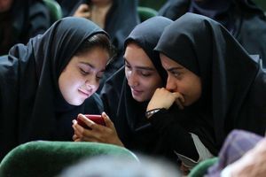 بحران هویت نوجوانان؛ فضای مجازی، فرصت یا تهدید؟