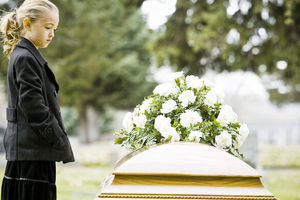 آیا باید کودک را به مراسم تشییع جنازه ببریم؟