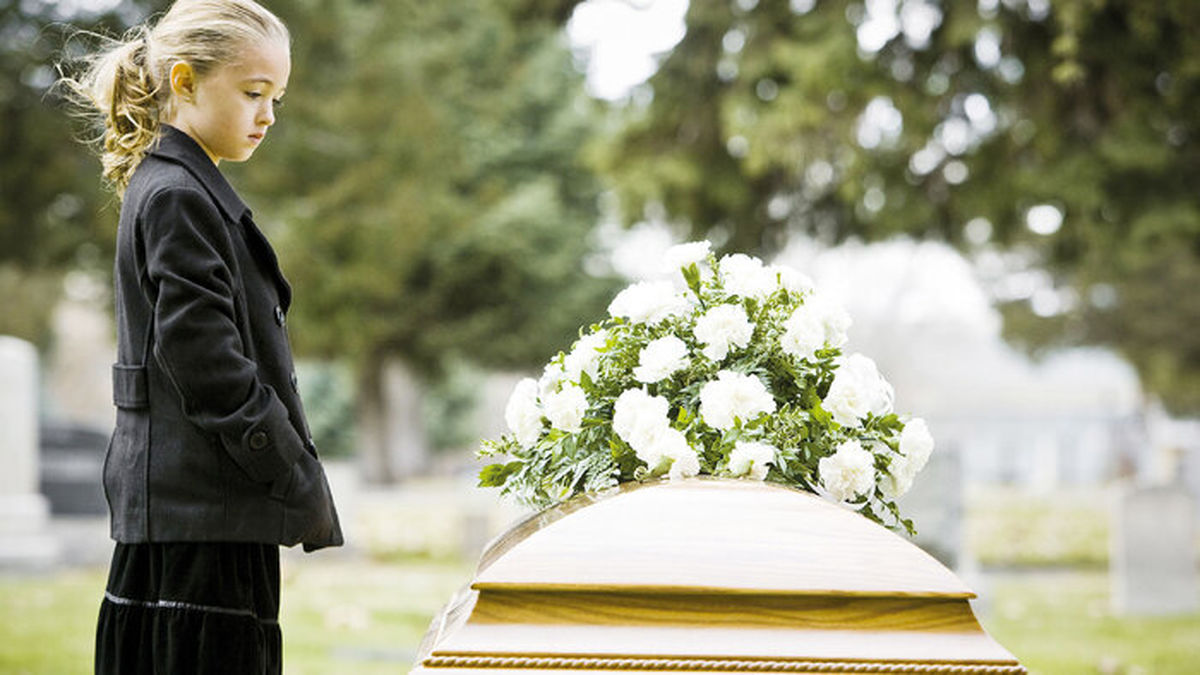 آیا باید کودک را به مراسم تشییع جنازه ببریم؟