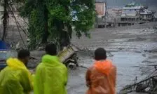 تلفات سیل ویرانگر در مرز نپال و چین به ۳۶۲ نفر رسید/ بیش از ۱۳۰۰ نفر هنوز مفقودند