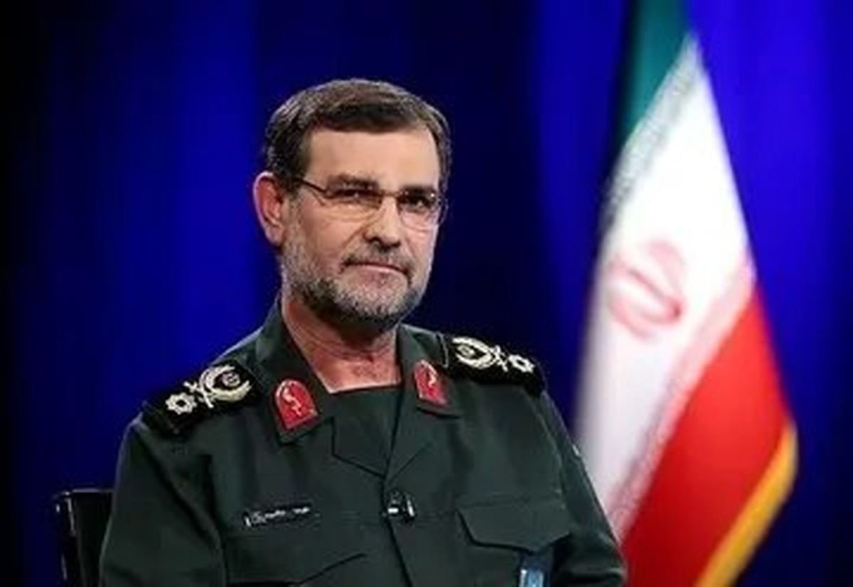 منطقی نیست کنار ما کشتیهای نفتی و گازی از تنگه هرمز عبور کنند اما اجازه عبور نفت ایران را ندهند/ در چنین موقعیتی بزرگان ما تصمیمی میگیرند که من هم به عنوان سرباز در میدان پیاده میکنم