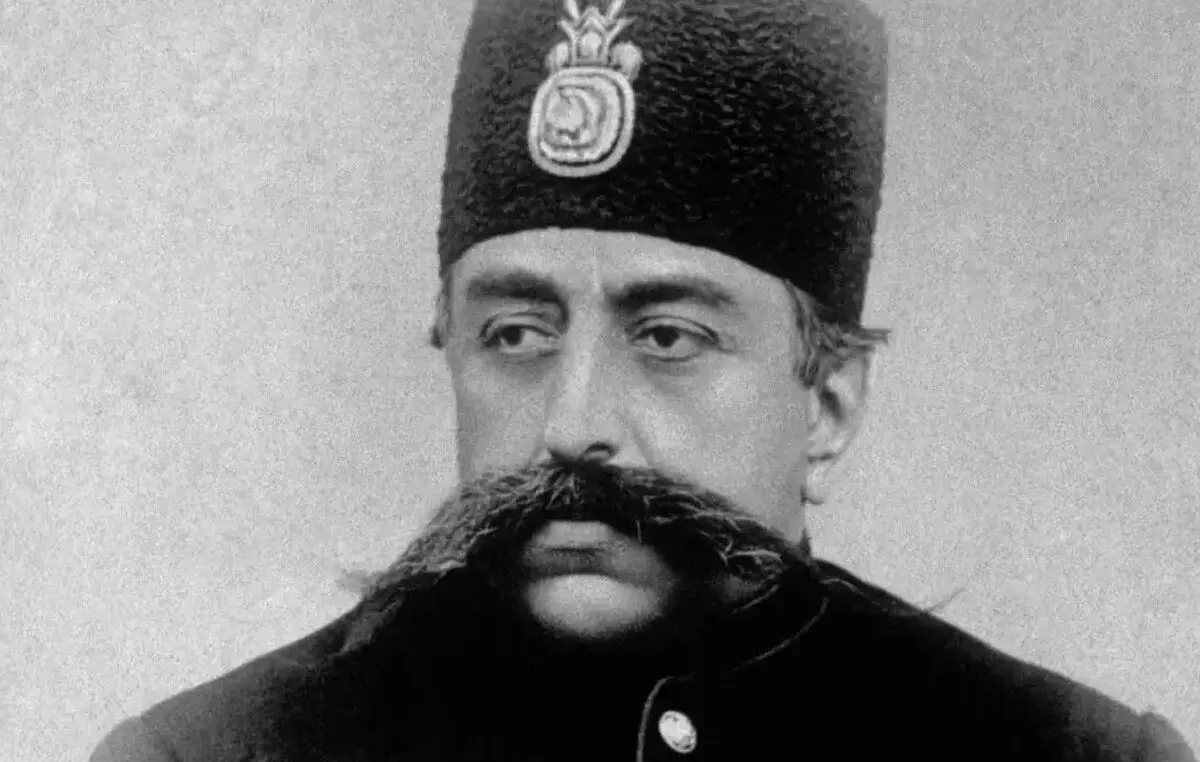 سفر در زمان؛ «مظفرالدین شاه» در حال قدم زدن در شهر اوستنده بلژیک