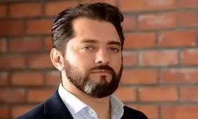 سلفی بهرام رادان و امیر جعفری در هواپیما