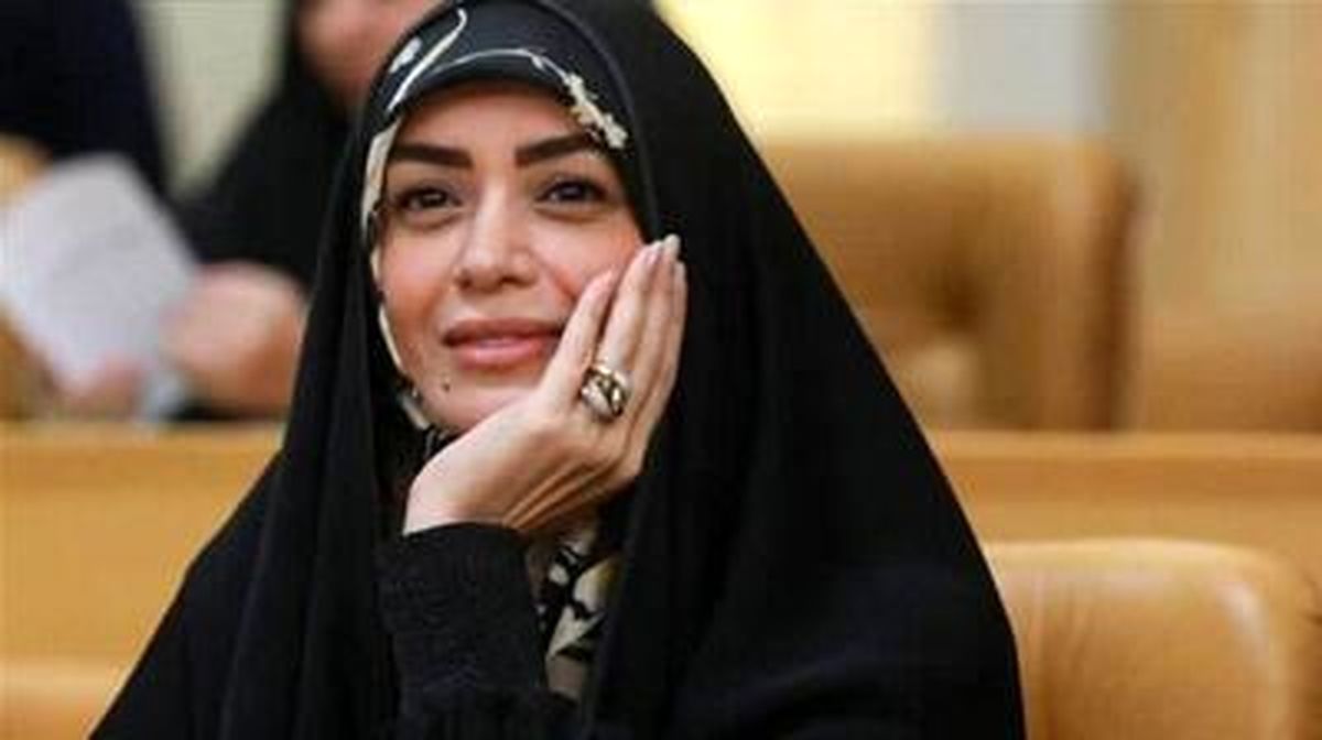  تفریحات ساده الهام چرخنده برای پسر کوچکش ارسطو در شهربازی/ ویدئو 