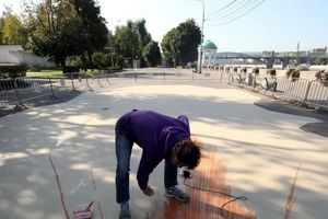 هنر خیابانی؛ خلاقیت هنرمند آلمانی که «پیاده‌رو» را به «درّۀ گدازه‌های آتشفشانی» تبدیل کرده است 
