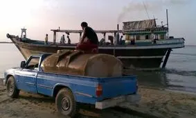 شناور‌ها گازوئیل ۳۰۰ تومانی را ۴۰ هزار تومان قاچاق می‌کنند

