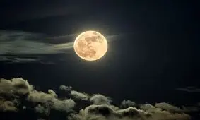 آیا ماه کامل واقعاً بر خواب ما تأثیر می‌گذارد؟