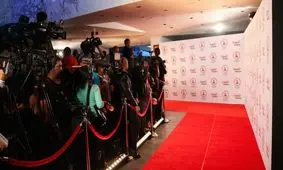 کیهان: سلبریتی های مفلوک از برهنگی حمایت کردند