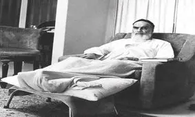  مروری بر زندگی امام خمینی (ره) در صد و بیست و دومین سالروز تولد 