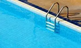 در شرایط کرونایی می‌توانیم "استخر" برویم؟