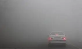 بارش برف و مه‌گرفتگی سنگین در جاده چالوس / رانندگان مراقب باشند


