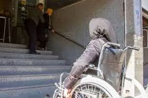 معابر شهری همچنان برای تردد معلولان رضایت‌بخش نیست

