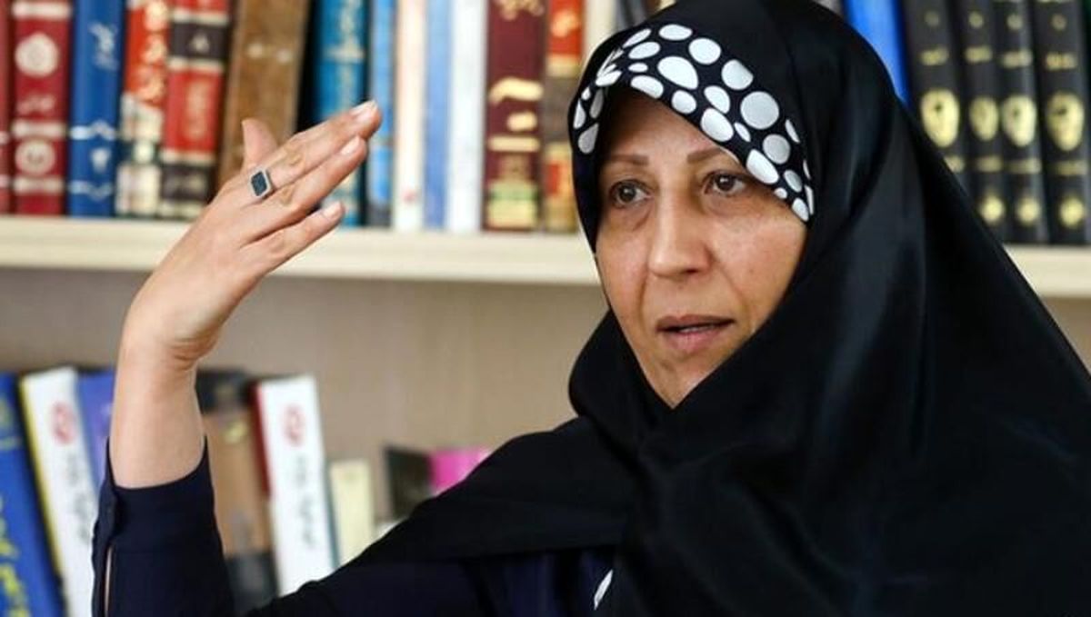 حضور فاطمه هاشمی در همایش زنان حامی پزشکیان در ستاد این نامزد/ پزشکیان به همراه دخترش در همایش زنان اصلاحطلب در میان استقبال هوادارانش، حاضر شد/ ویدئو