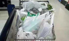 ممنوعیت توزیع رایگان کیسه های پلاستیکی از امروز/ ویدئو