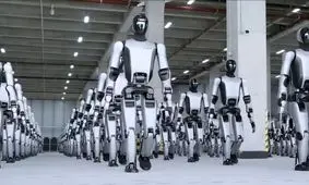 رژه ارتش ربات‌های انسان‌نمای چینی جنجال به پا کرد/ ویدئو