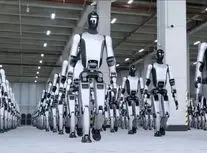 رژه ارتش ربات‌های انسان‌نمای چینی جنجال به پا کرد/ ویدئو