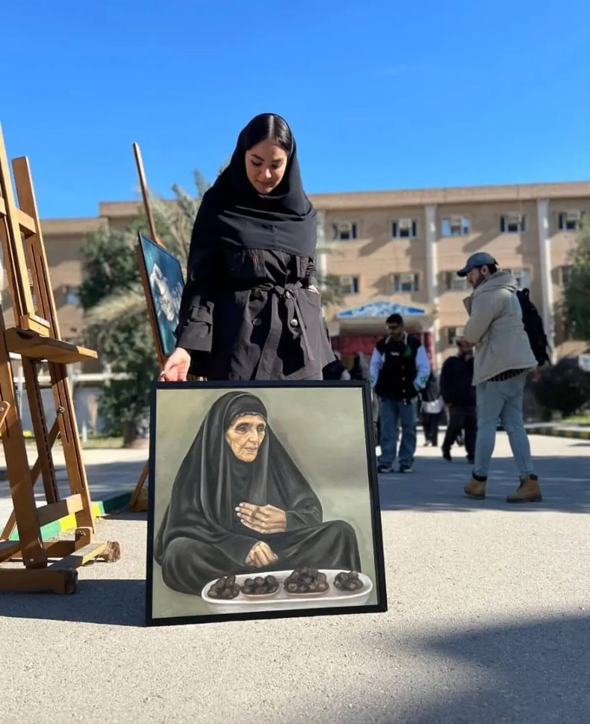 نمایشگاه نقاشی یک روزه در دانشگاه آزاد اهواز

