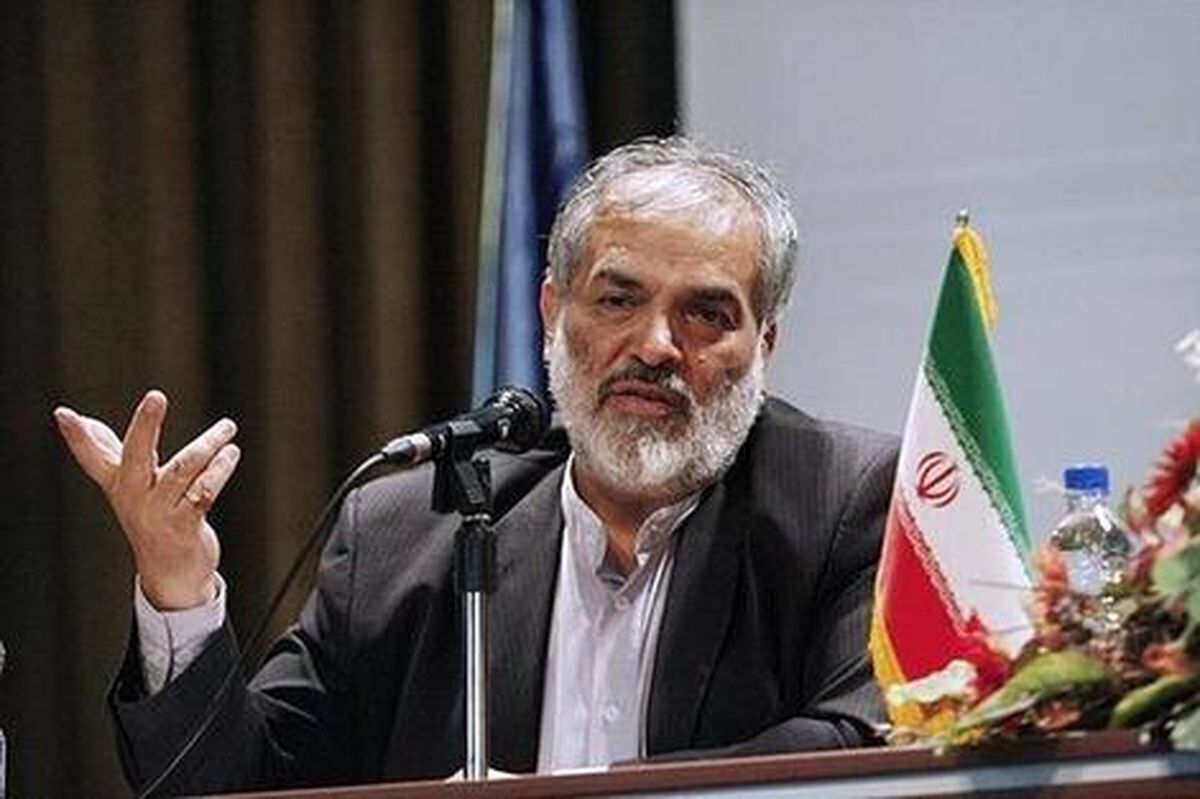هر کرهای معادل ۲۴ ایرانی کار میکند، بسیار هم کم توقع هستند/ در آپارتمانهای ۱۵ و ۱۷ متری سکونت دارند/ وضع زندگی را با پاکستان و بنگلادش مقایسه کنید نه ژاپن و آلمان/ تورم دست دولت ها نیست