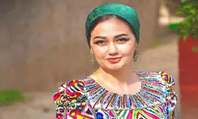 بیوگرافی تهمینه رجبوا بازیگر تاجیک نقش «چمن» در سریال «پایتخت»/ ویدئو