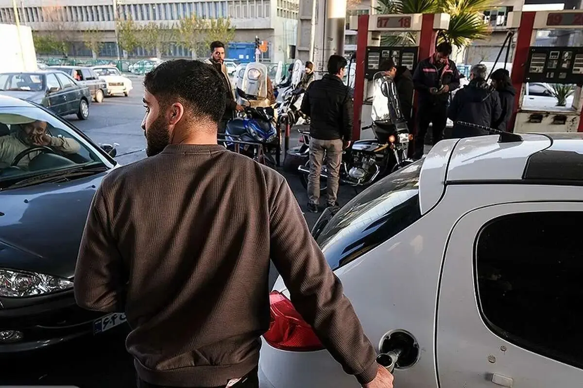 نمایش دستی قیمت بنزین در جایگاه های سوخت