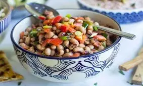 طرز تهیه سالاد لوبیا چشم بلبلی