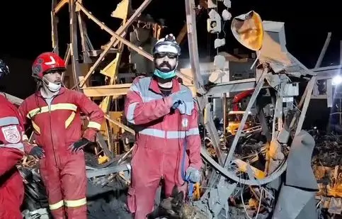 نجات معجزه‌آسای کودک ۶ ماهه از زیر آوار/ ویدئو