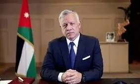 سفر در زمان؛ «ملک عبدالله دوم، پادشاه اردن» در حال اعطای سرهنگ افتخاری به پسر سرهنگ قذافی؛ سال 1378 