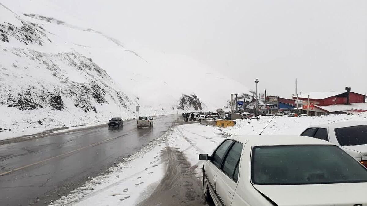 تردد در محورهای تهران-چالوس، کرج-چالوس و هراز ممنوع است