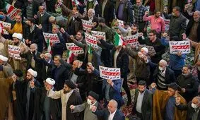 تجمع اعتراض‌آمیز نمازگزاران جمعه در پی اهانت به قرآن کریم/ ویدئو 