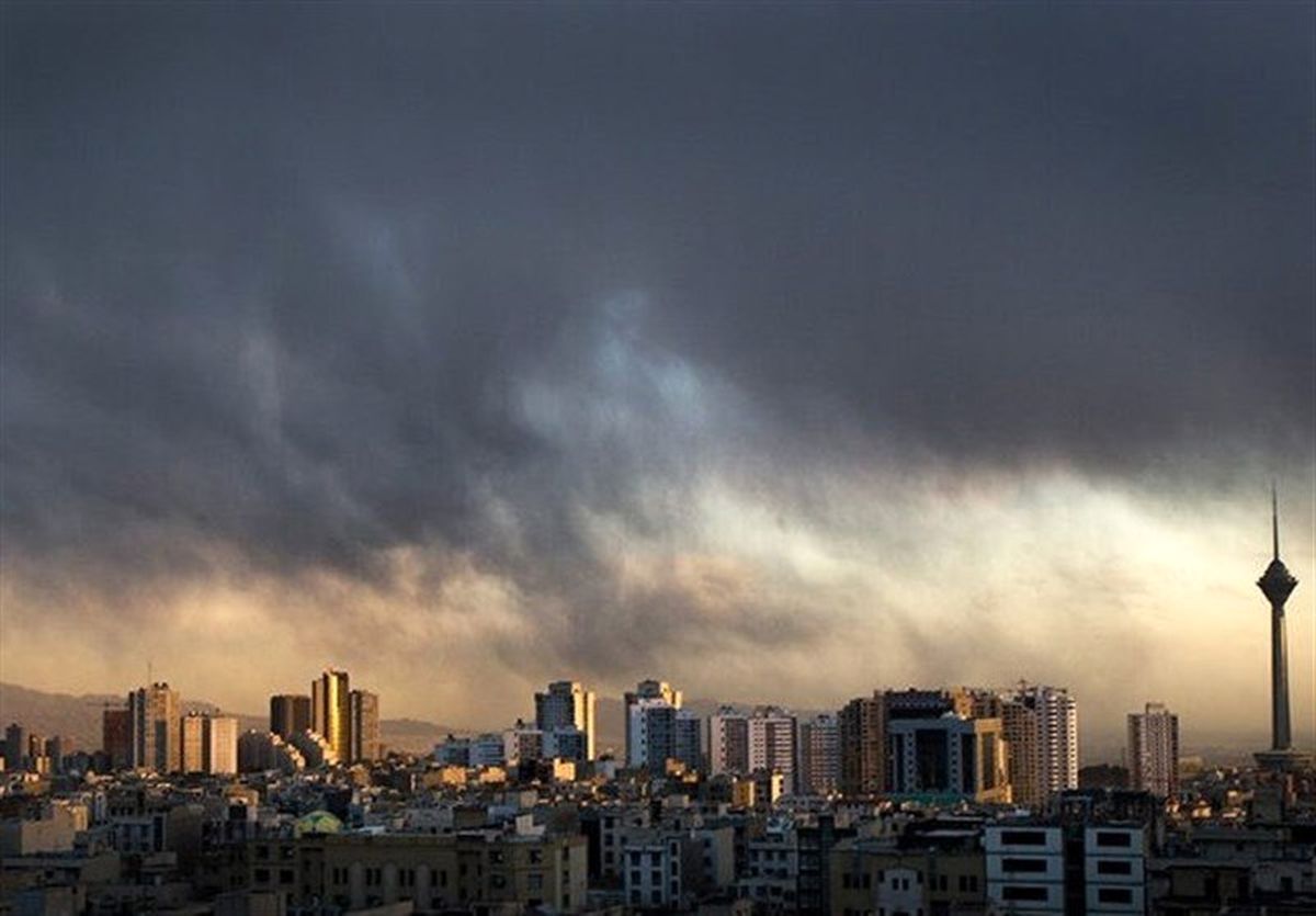  وقوع تندباد و گرد و خاک شدید در تهران 