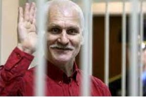 بلاروس برنده صلح نوبل را به ۱۰ سال حبس محکوم کرد