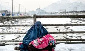 عکس های دیدنی و جالب روز؛ از روبات های ماساژور تا پرواز سارها بر فراز شهر