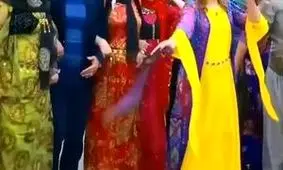 رقص و شادی زنان بندرعباسی با نوای نی انبان/ ویدئو