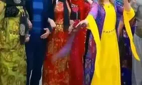 رقص و شادی زنان بندرعباسی با نوای نی انبان/ ویدئو