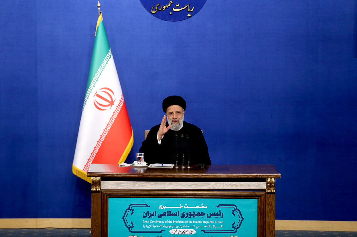 رئیسی: تفاوت مدیریت میدانی با مدیرت کارتابلی مشخص شد/ درباره گشت ارشاد، زنان ایرانی به لحاظ تاریخی عفاف داشته اند و دارند و مدار و محور، قانون است نه سلیقه/ 970 هزار شغل ایجاد شده است/ بر راستی آزایی و تضمین های اطمینان بخش و رفع تحریمها، تاکید کردیم