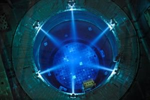 آلمان 2 برج خنککننده نیروگاه اتمی بایرن را در چارچوب برنامه توقف فعالیت هستهای، تخریب کرد/ ویدئو