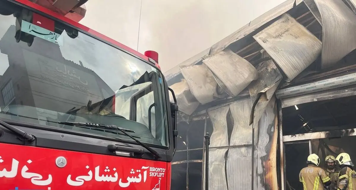 آتش سوزی انبار کالا در خیابان سعدی تهران

