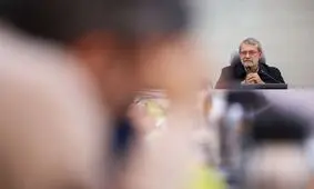 لاریجانی: کسی نمی‌گوید مذاکره نکنیم، اما باید در جای خودش انجام شود/ الان هدفشان مذاکره نیست، می‌گویند مذاکره‌ای کنید با نتایج مشخص مدنظر آنها/ خواسته‌های آمریکا ته ندارد/ ایرانیان باید سر حرف خود بایستند