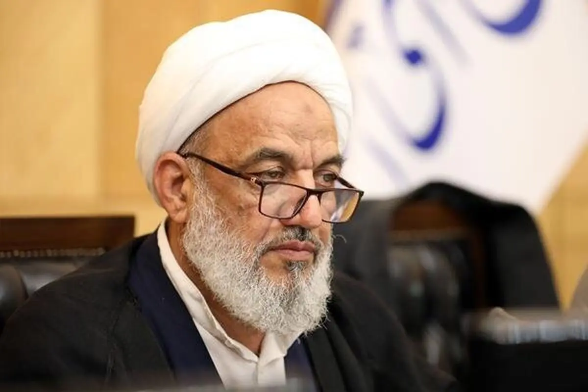 مصباح تاکید می‌کرد ولایت مطلقه کافی نیست،‌ اطاعت مطلقه هم باید در کنار آن باشد/ دستورالعمل حضور مردم در معرکه، اطاعت مطلق است

