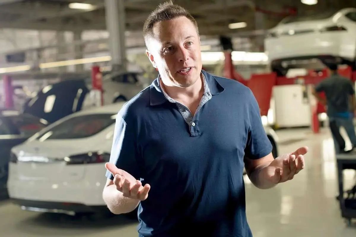 ایلان ماسک: موبایلها در شکل امروزی، تنها ۵ تا ۶ سال دیگر دوام خواهند داشت